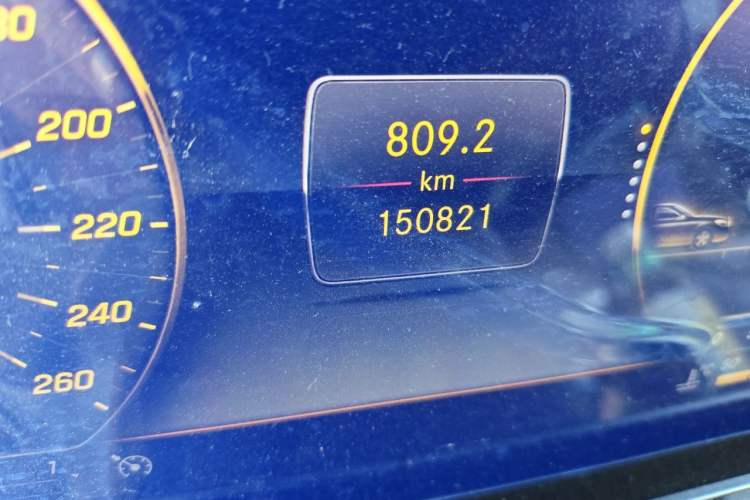 Used Mercedes-Benz E-Class 2019 Restyled E 300 L Sporty and Stylish Edition Odometer Close Up