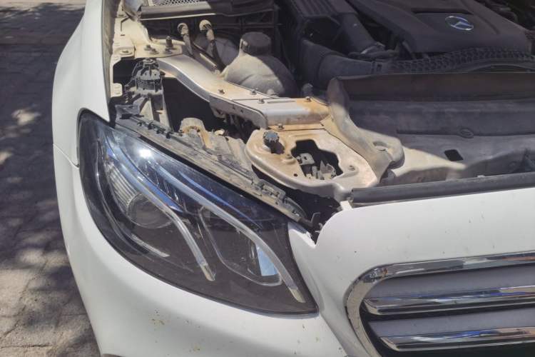 Used Mercedes-Benz E-Class 2019 E 300 L Sport Luxury Edition Right Front Headlight