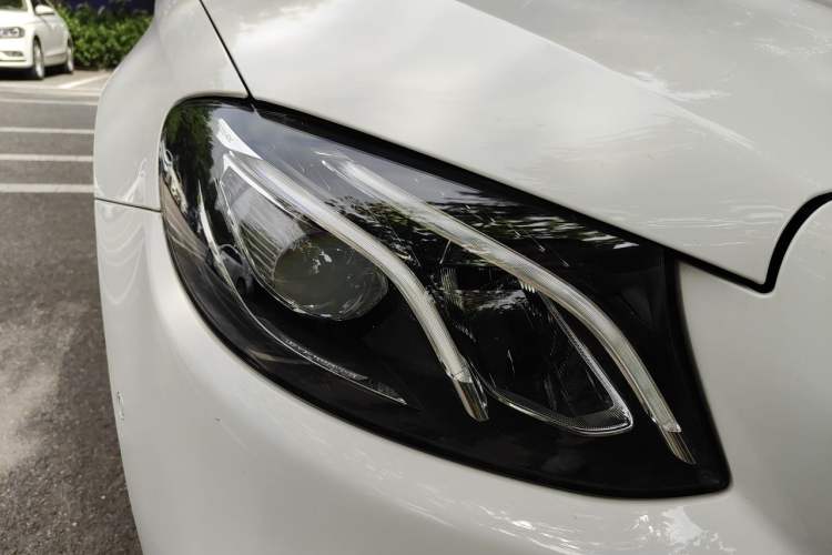 Used Mercedes-Benz E-Class 2019 E 200 Sport Edition Right Front Headlight