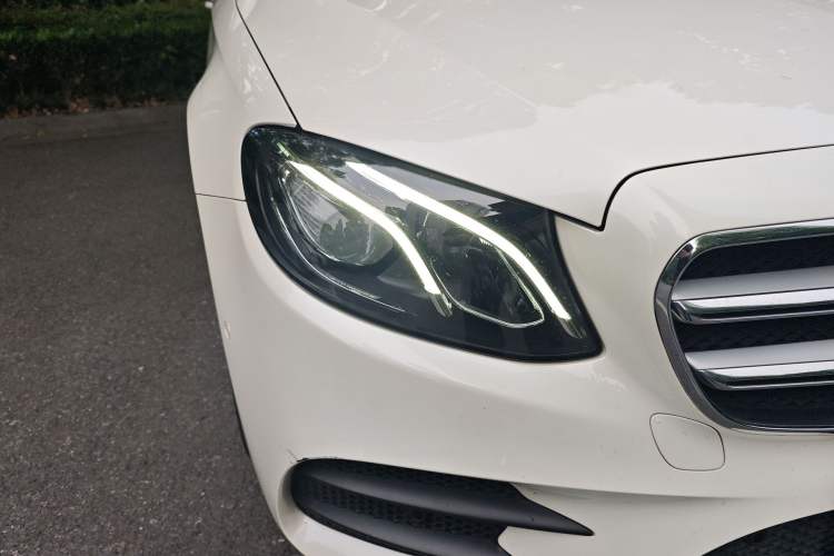 Used Mercedes-Benz E-Class 2019 E 300 L Sport Luxury Edition Right Front Headlight