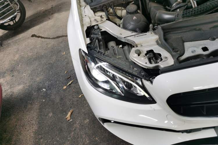 Used Mercedes-Benz E-Class 2019 E 300 L Sporty and Stylish Model Right Front Headlight