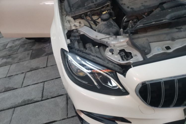 Used Mercedes-Benz E-Class 2019 Restyled E 300 L Sport Luxury Edition Right Front Headlight