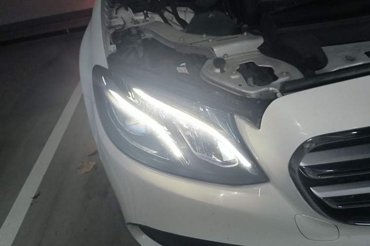 Used Mercedes-Benz E-Class 2019 E 300 L Sporty and Stylish Model Right Front Headlight