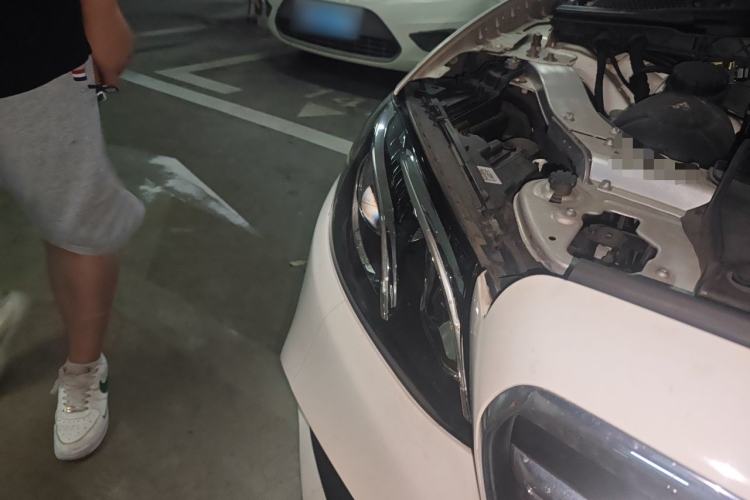 Used Mercedes-Benz E-Class 2019 E 260 Sport Edition Right Front Headlight