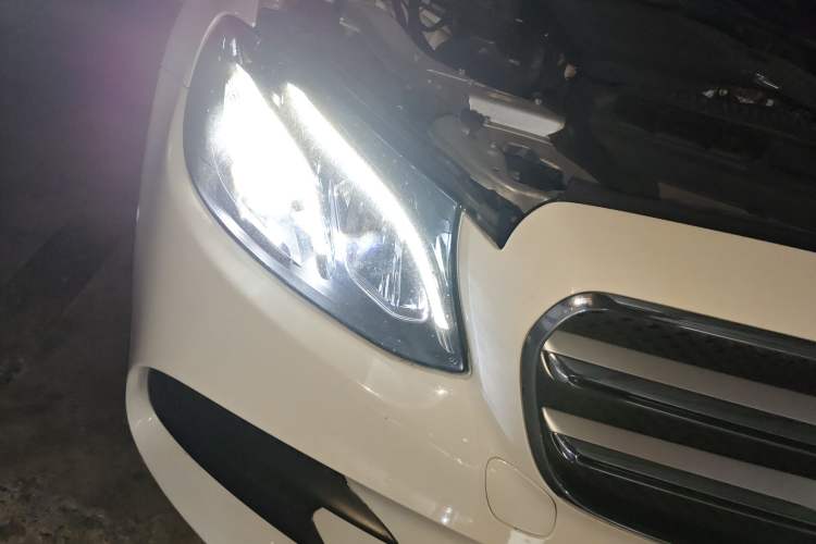 Used Mercedes-Benz E-Class 2019 Restyled E 300 L Sporty and Stylish Edition Right Front Headlight