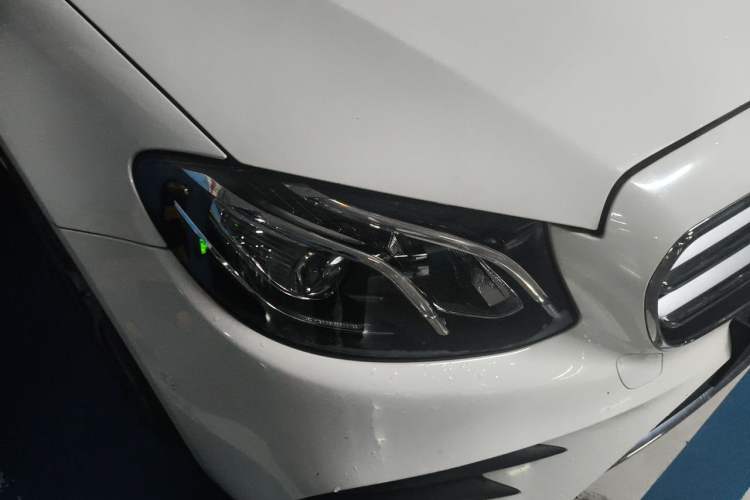Used Mercedes-Benz E-Class 2019 Restyled E 300 L Sporty and Stylish Edition Right Front Headlight