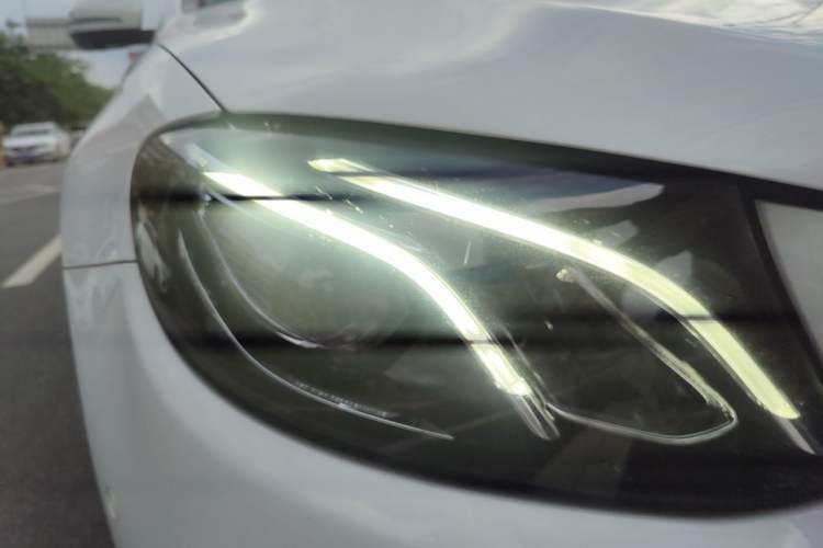 Used Mercedes-Benz E-Class 2019 E 300 L Sporty and Stylish Model Right Front Headlight