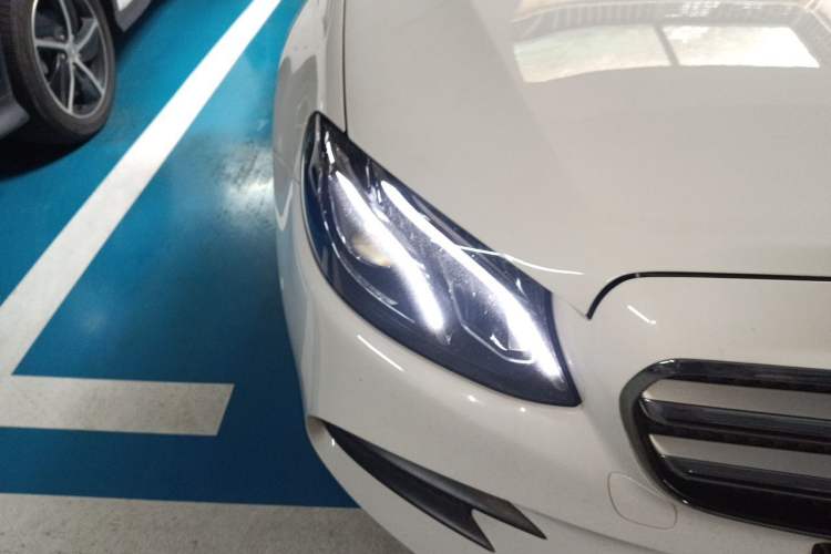 Used Mercedes-Benz E-Class 2019 Restyled E 300 L Sport Luxury Edition Right Front Headlight