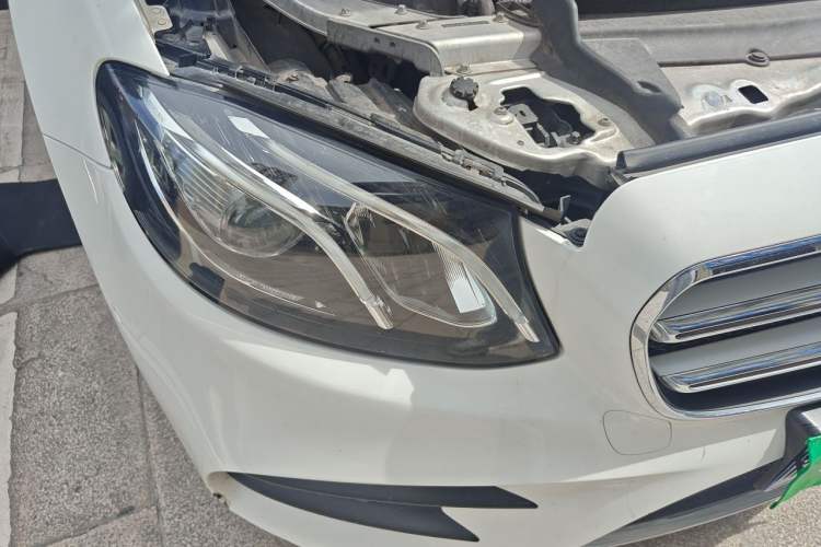 Used Mercedes-Benz E-Class 2019 E 300 L Sporty and Stylish Model Right Front Headlight