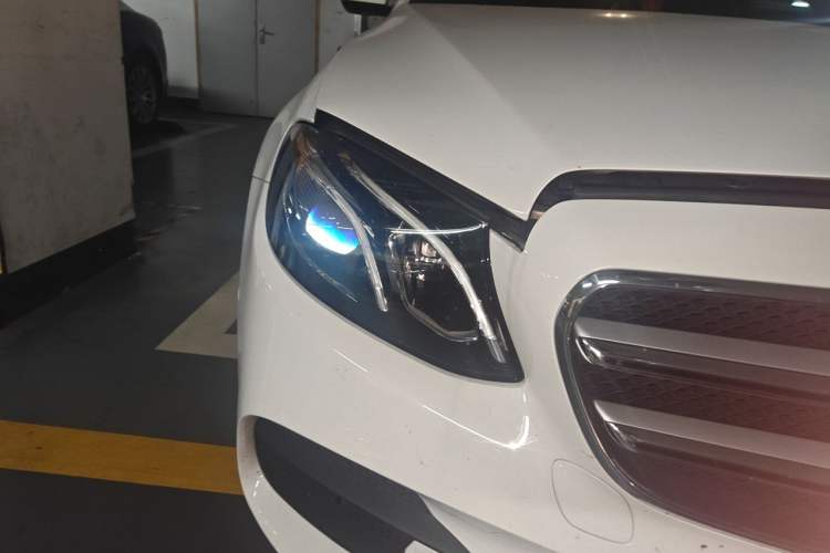 Used Mercedes-Benz E-Class 2019 Restyled E 300 L Sporty and Stylish Edition Right Front Headlight
