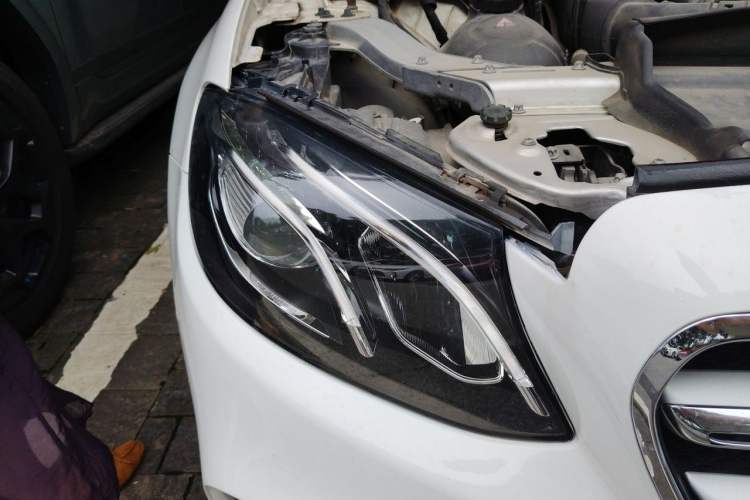 Used Mercedes-Benz E-Class 2019 E 300 L Sport Luxury Edition Right Front Headlight