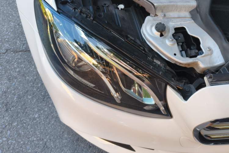 Used Mercedes-Benz E-Class 2019 E 200 L Sport Edition Right Front Headlight
