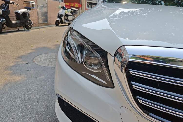 Used Mercedes-Benz E-Class 2019 Restyled E 300 L Luxury Edition Right Front Headlight