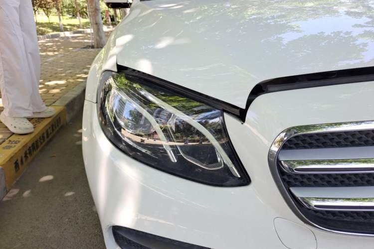 Used Mercedes-Benz E-Class 2019 E 300 L Sport Luxury Edition Right Front Headlight