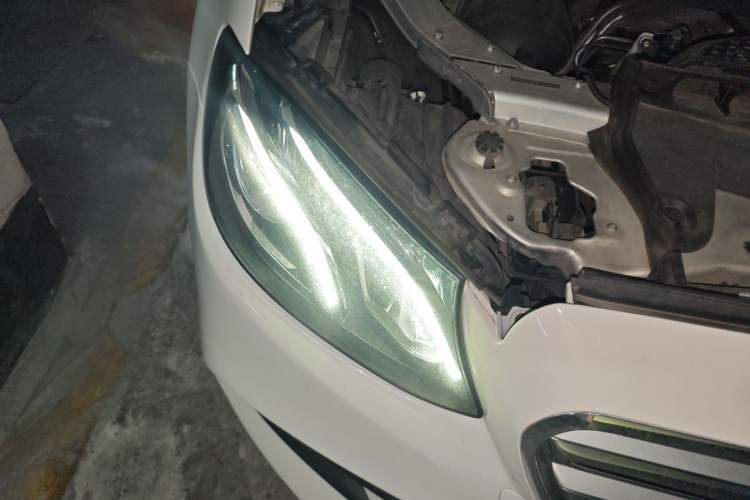 Used Mercedes-Benz E-Class 2019 E 260 L Sport Edition Right Front Headlight
