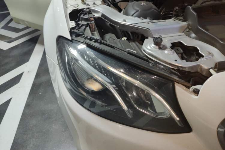 Used Mercedes-Benz E-Class 2019 E 260 Sport Edition Right Front Headlight