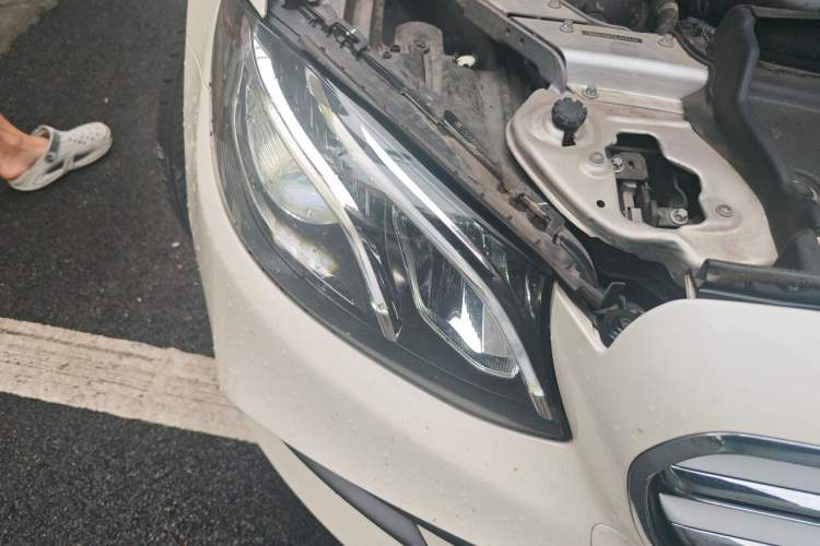 Used Mercedes-Benz E-Class 2019 E 300 L Sporty and Stylish Model Right Front Headlight