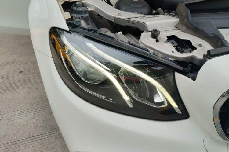 Used Mercedes-Benz E-Class 2019 E 300 L Sport Luxury Edition Right Front Headlight