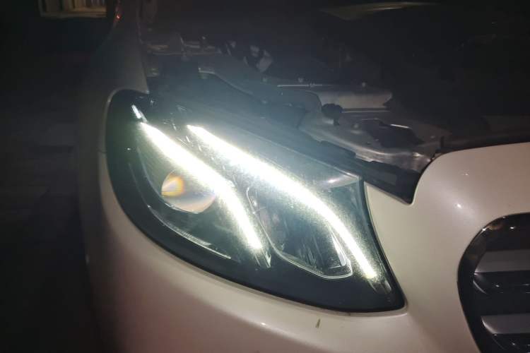 Used Mercedes-Benz E-Class 2019 Restyled E 300 L Sporty and Stylish Edition Right Front Headlight
