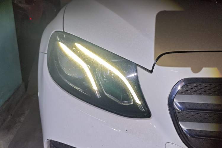 Used Mercedes-Benz E-Class 2019 E 300 L Sporty and Stylish Model Right Front Headlight