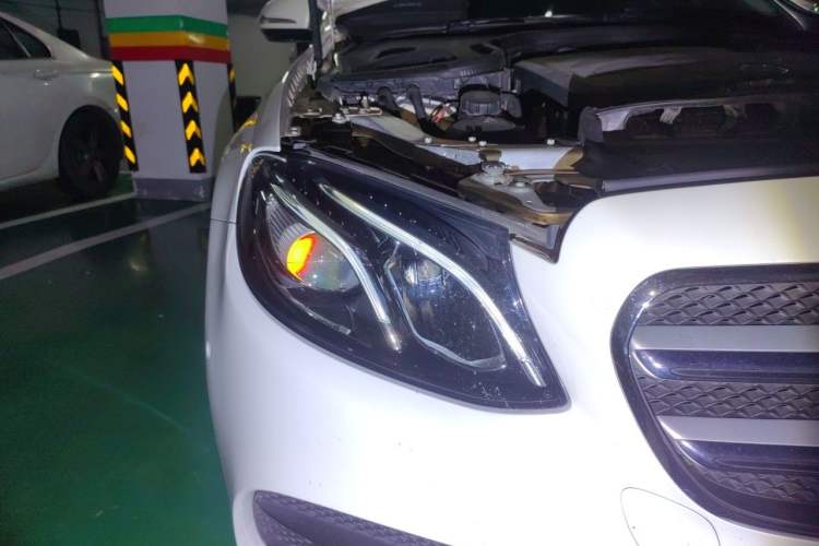 Used Mercedes-Benz E-Class 2019 Restyled E 300 L Sport Luxury Edition Right Front Headlight