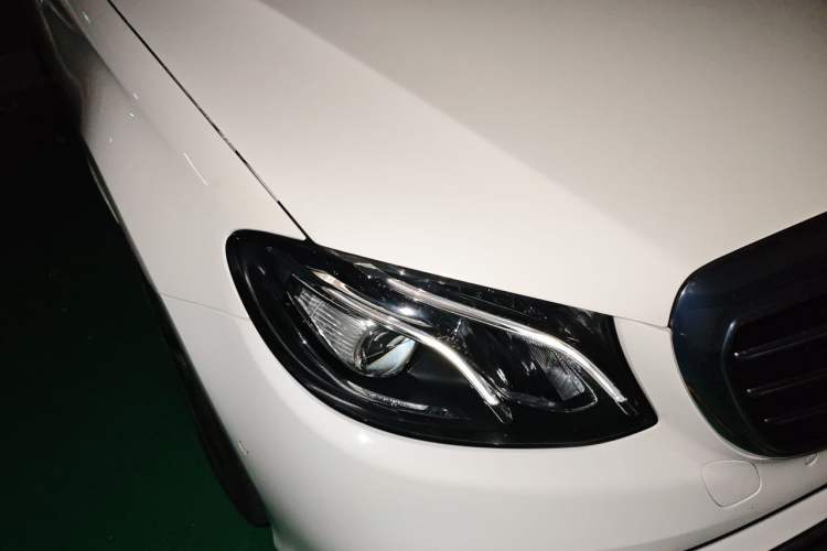 Used Mercedes-Benz E-Class 2019 E 300 L Sport Luxury Edition Right Front Headlight