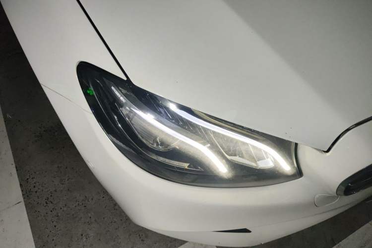 Used Mercedes-Benz E-Class 2019 E 260 L Sport Edition Right Front Headlight