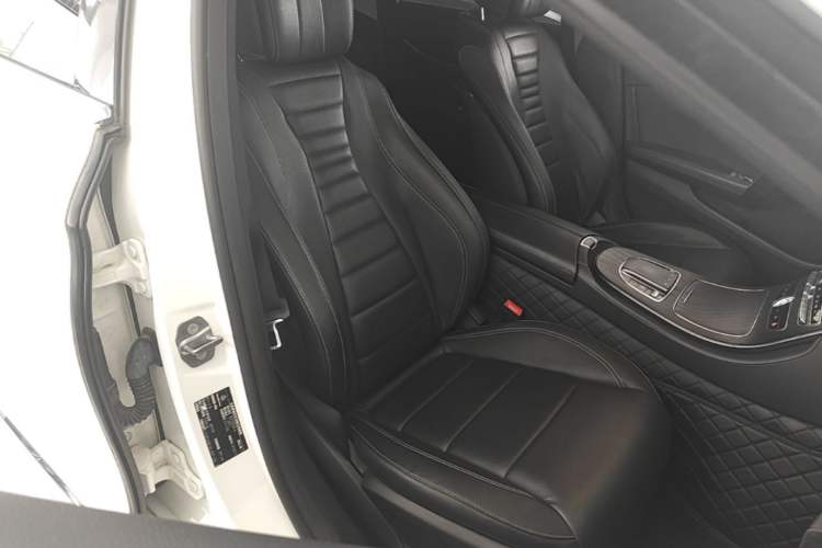 Used Mercedes-Benz E-Class 2019 E 300 L Sporty and Stylish Model Right Front Seat