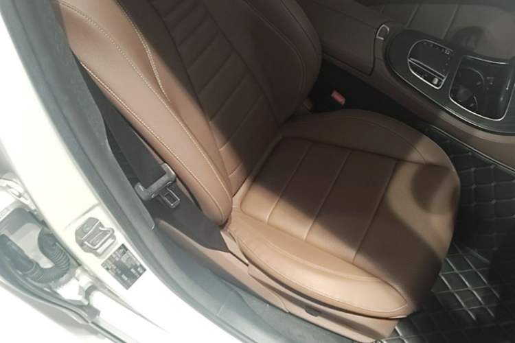 Used Mercedes-Benz E-Class 2019 Restyled E 300 L Sporty and Stylish Edition Right Front Seat