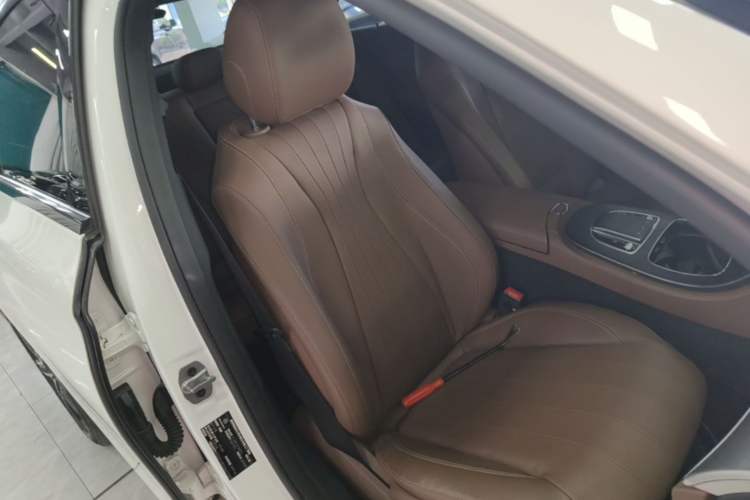 Used Mercedes-Benz E-Class 2019 E 260 Sport Edition Right Front Seat