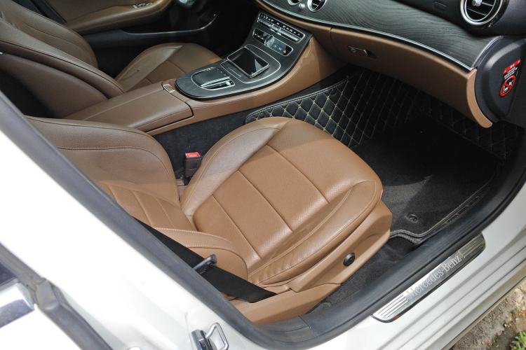 Used Mercedes-Benz E-Class 2019 Restyled E 300 L Sporty and Stylish Edition Right Front Seat