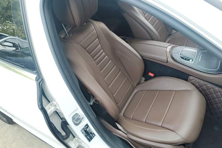 Used Mercedes-Benz E-Class 2019 Restyled E 300 L Sport Luxury Edition Right Front Seat