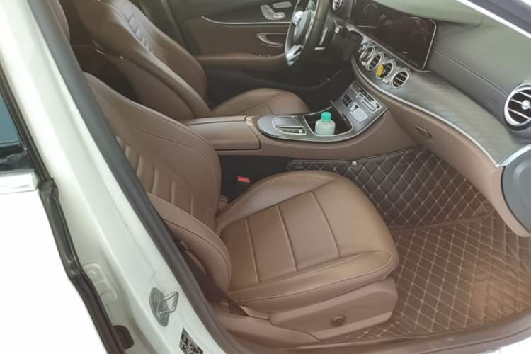Used Mercedes-Benz E-Class 2019 E 300 L Sport Luxury Edition Right Front Seat