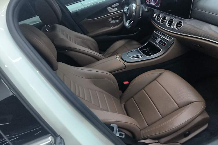 Used Mercedes-Benz E-Class 2019 Restyled E 300 L Sporty and Stylish Edition Right Front Seat
