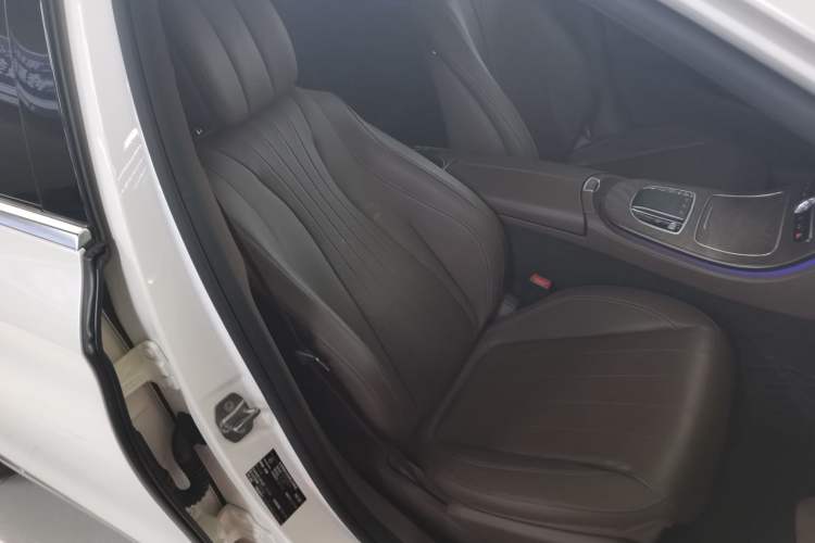 Used Mercedes-Benz E-Class 2019 Facelifted E 300 L Stylish Version Right Front Seat