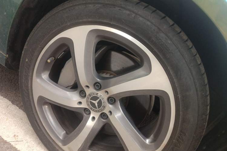 Used Mercedes-Benz E-Class 2019 Restyled E 300 L Sport Luxury Edition Right Front Wheel Hub