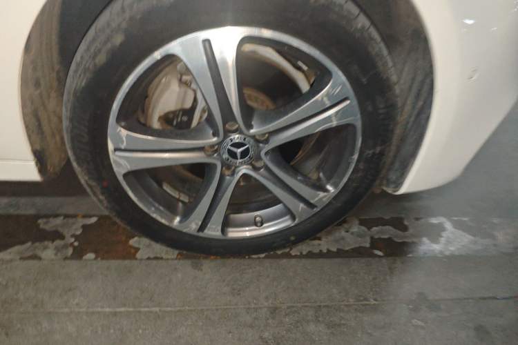 Used Mercedes-Benz E-Class 2019 E 260 L Sport Edition Right Front Wheel Hub