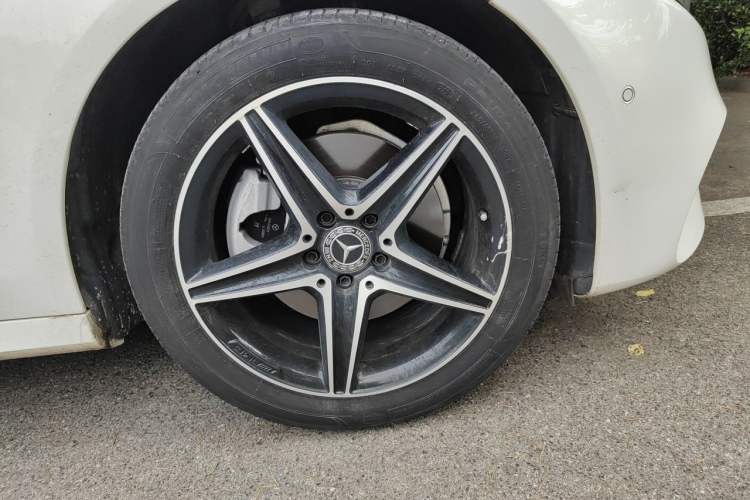 Used Mercedes-Benz E-Class 2019 E 200 Sport Edition Right Front Wheel Hub