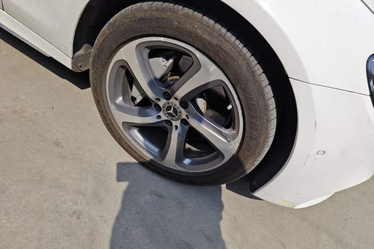 Used Mercedes-Benz E-Class 2019 Restyled E 300 L Sporty and Stylish Edition Right Front Wheel Hub