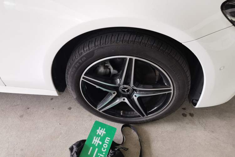 Used Mercedes-Benz E-Class 2019 E 260 Sport Edition Right Front Wheel Hub