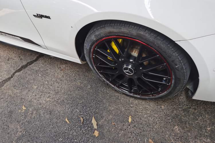 Used Mercedes-Benz E-Class 2019 E 300 L Sporty and Stylish Model Right Front Wheel Hub