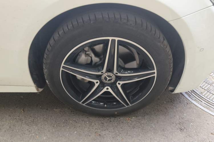 Used Mercedes-Benz E-Class 2019 E 200 Sport Edition Right Front Wheel Hub