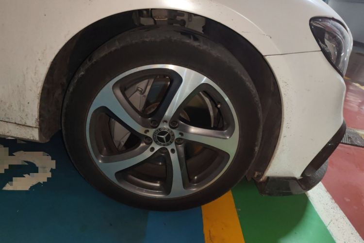 Used Mercedes-Benz E-Class 2019 E 300 L Sporty and Stylish Model Right Front Wheel Hub