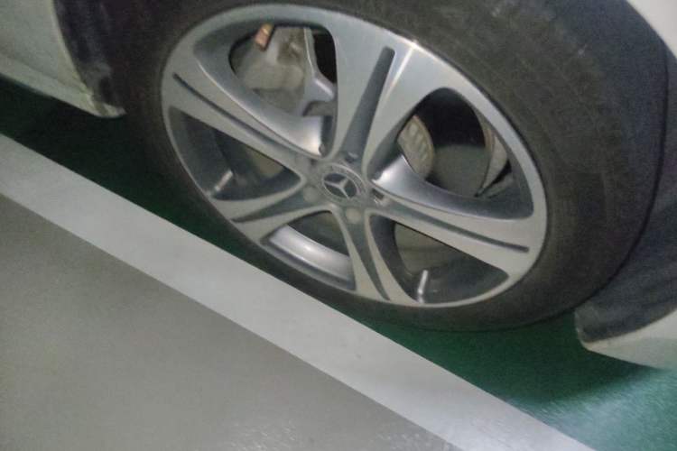Used Mercedes-Benz E-Class 2019 E 200 L Sport Edition Right Front Wheel Hub