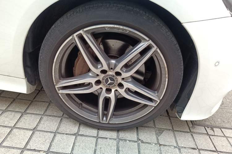 Used Mercedes-Benz E-Class 2019 E 200 Coupe Right Front Wheel Hub