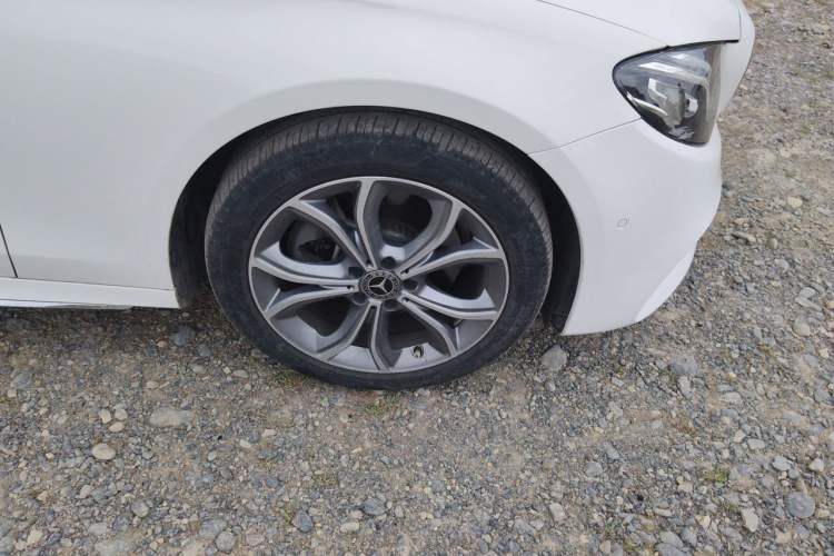 Used Mercedes-Benz E-Class 2019 E 200 L Sport 4MATIC Right Front Wheel Hub