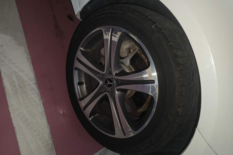 Used Mercedes-Benz E-Class 2019 E 200 L Sport Edition Right Front Wheel Hub