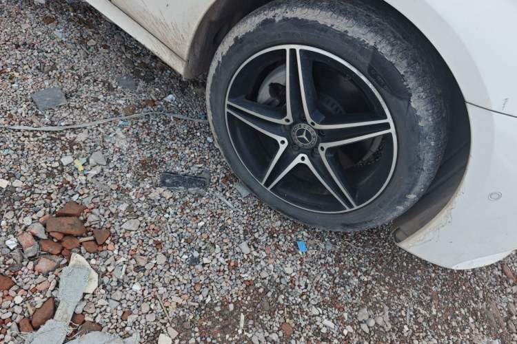 Used Mercedes-Benz E-Class 2019 E 260 Sport Edition Right Front Wheel Hub