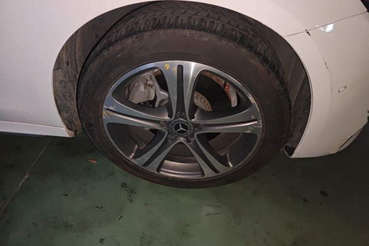 Used Mercedes-Benz E-Class 2019 E 200 L Sport Edition Right Front Wheel Hub