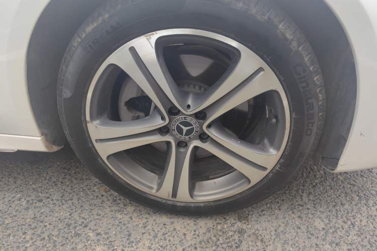 Used Mercedes-Benz E-Class 2019 E 200 L Sport Edition Right Front Wheel Hub